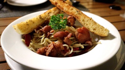 Spaghetti Aglio Olio with Bacon