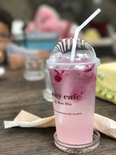 Pony Cafe'