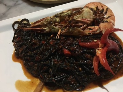 สปาเกตตี้เส้นหมึกกุ้งแม่น้ำ