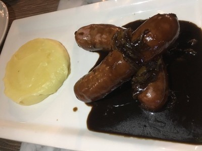 ไส้กรอกอิตาเลียนพร้อมบดราดซอสหัวหอม