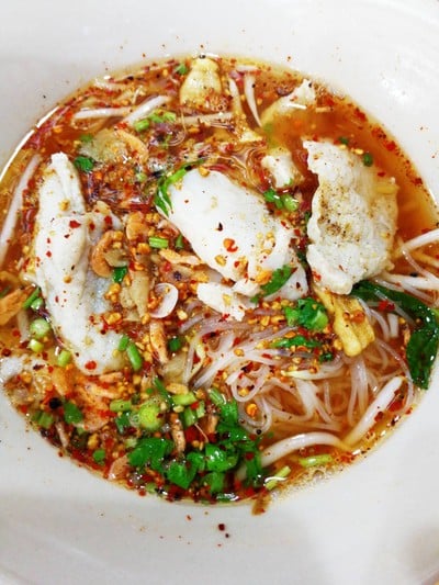 ก๋วยเตี๋ยวต้มยำปลากระพง