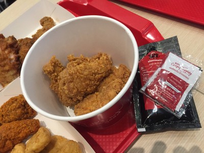 อาหาร หรือ เครื่องดื่ม