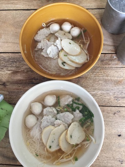 เริ่มต้นด้วย หมี่ขาวน้ำพิเศษ