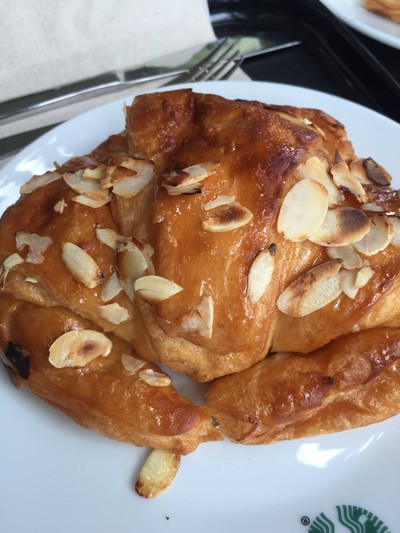 CROISSANT ALMOND