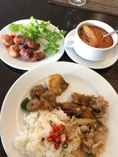 อาหาร หรือ เครื่องดื่ม