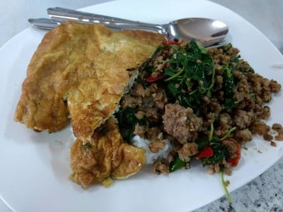 กะเพราหมูสับไข่เจียว