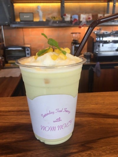 Nom-Noey cafe' & Bistro นครสวรรค์