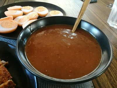 น้ำราดข้าวหมูแดง