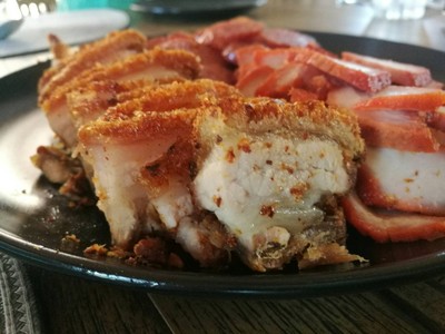 หมูกรอบ