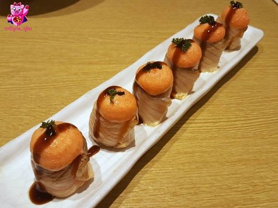 Aburi Salmon Roll