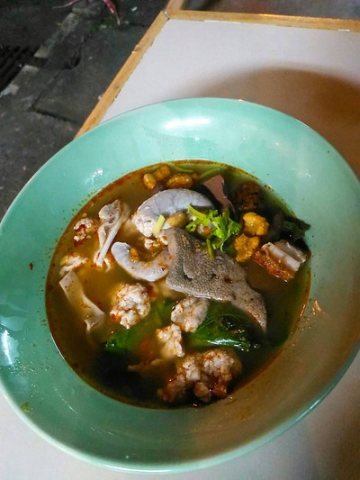 เกาเหลาเลือดหมูต้มยำ