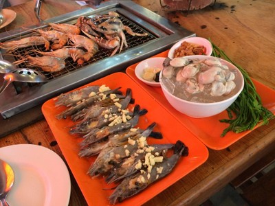 มะหาด-ใหญ่ somtum & grilled