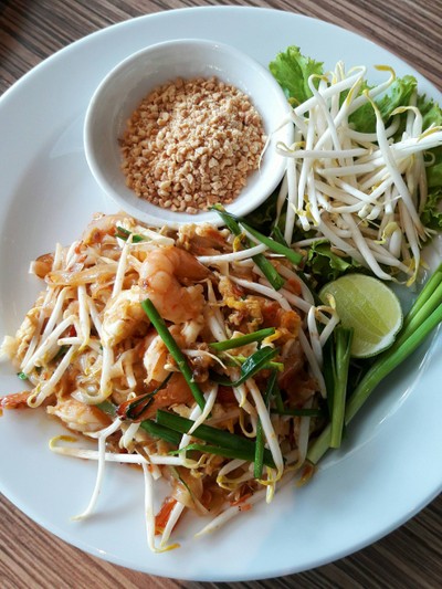 ผัดไทกุ้งสด