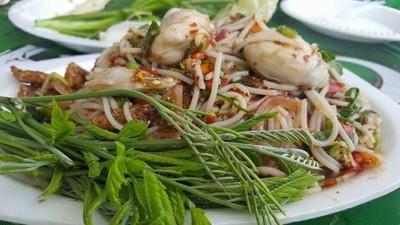 ยำขนมจีนหอยนางรม