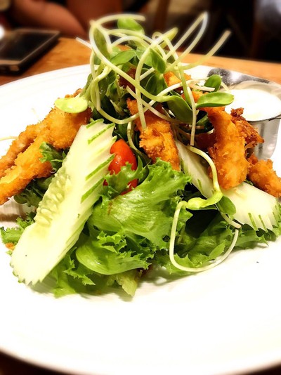 สลัดแซลมอนทอด