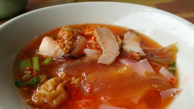 เส้นใหญ่น้ำเย็นตาโฟ