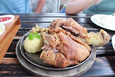 The Good View Village Restaurant & Karaoke แม่เหียะ