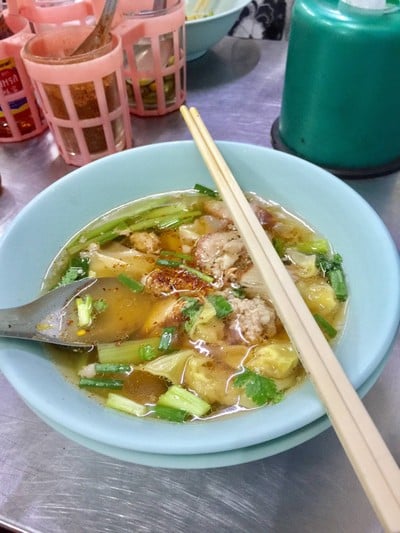 บะหมี่ไข่ ลุงเฉื่อย