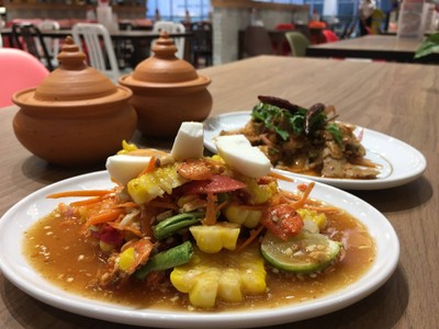 ตำข้าวโพดไข่เค็ม