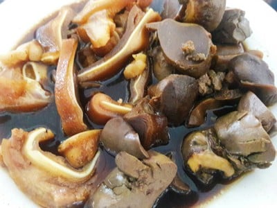 กึ๋น ตับ หัวใจ หูหมู