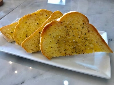 ขนมปังกระเทียม