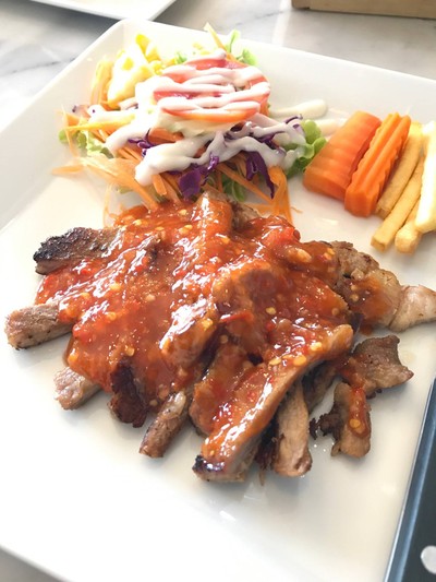 สเต็กหมูลาว