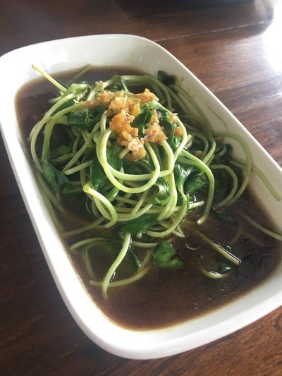 ต้นอ่อนทานตะวันผัดน้ำมันหอย