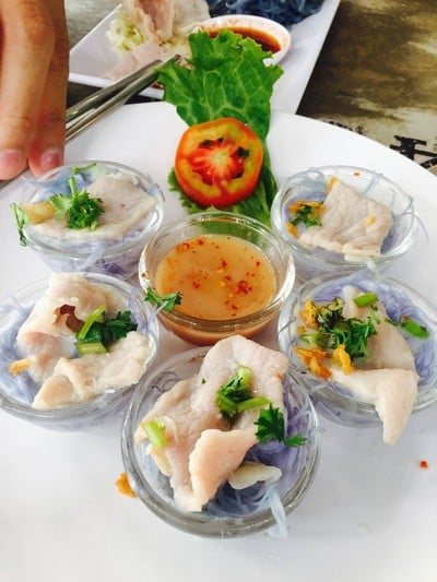 ก๋วยเตี๋ยวอัญชัน