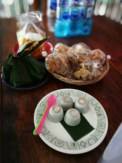 อาหาร หรือ เครื่องดื่ม