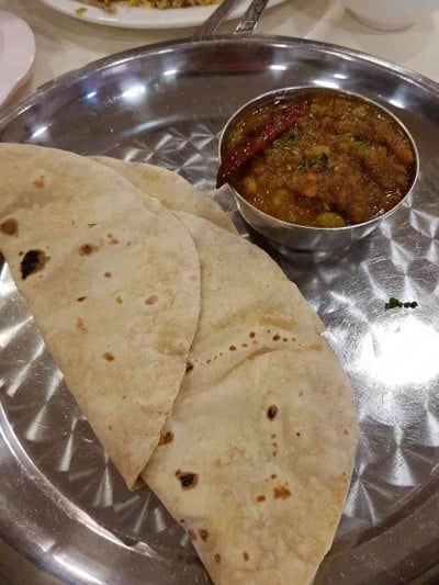 จาปาตี กับแกงถั่ว