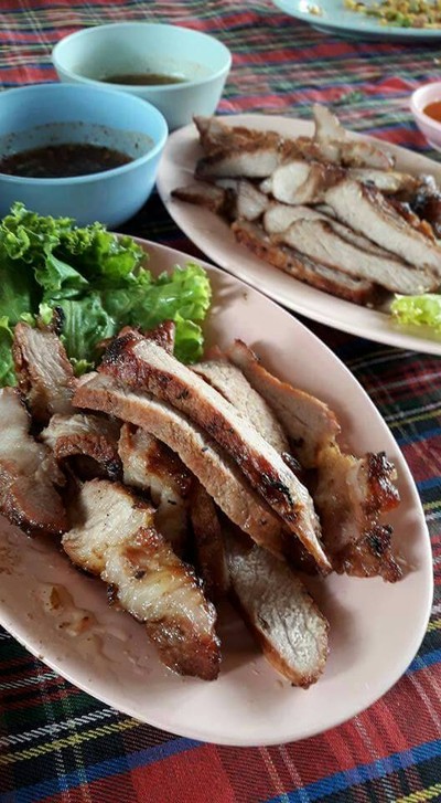 คอหมูย่าง