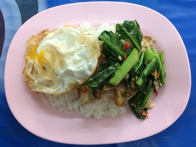 อาหารตามสั่ง ข้างคอนโดยูดีไลท์ริมถนนประชาชื่น อาหารตามสั่ง ข้างคอนโดยูดีไลท์ริมถนนประชาชื่น