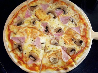 พิซซ่าแฮมเห็ด