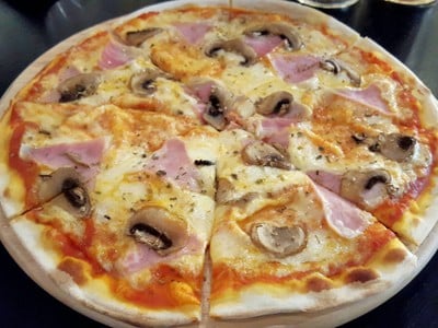 พิซซ่าแฮมเห็ด