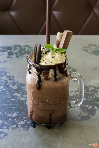 Bitter*Sweet The Dessert Cafe ปากน้ำโพ