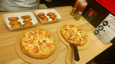 Pizza Hut (พิซซ่าฮัท) Ubon Square Pizza Hut (พิซซ่าฮัท) Ubon Square