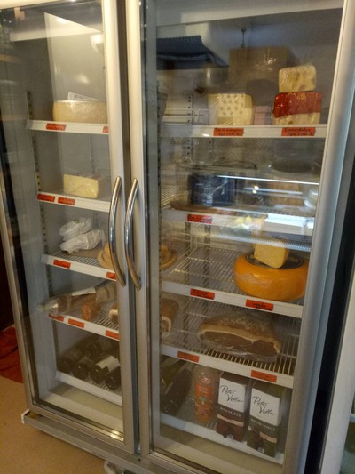 อาหาร หรือ เครื่องดื่ม