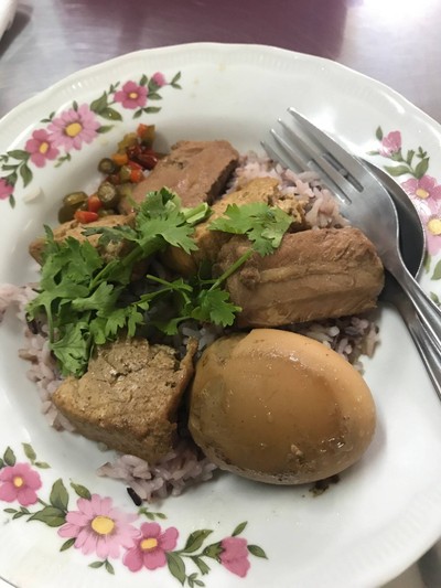 ไข่พะโล้ทรงเครื่อง