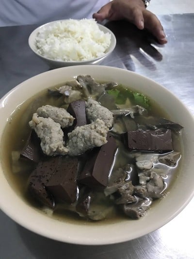 เกาเหลาเลือดหมู