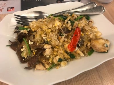 ผัดวุ้นเส้นใส่ไข่