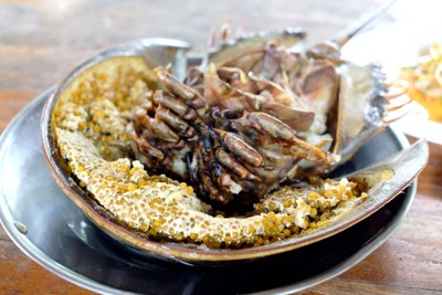 ยำไข่แมงดาทะเล