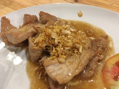 ข้าวหมูกระเทียม