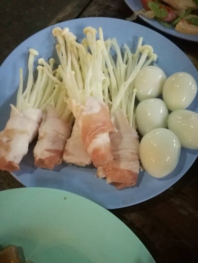 อาหาร หรือ เครื่องดื่ม