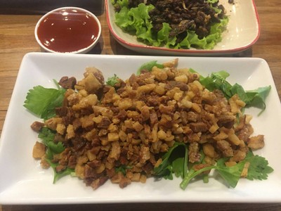หมูกรอบบะเต็ง