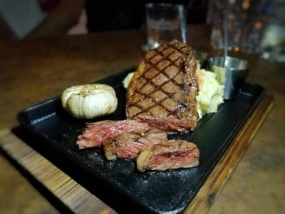 เนื้อวากิวจิ้มแจ่ว 250g. (750บาท)