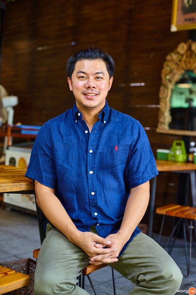 คุณภานุพันธ์ กาญจนศิริ