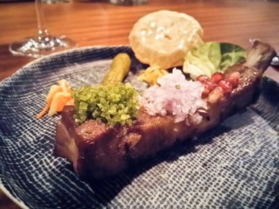 Pork ribs, Pickles and bread