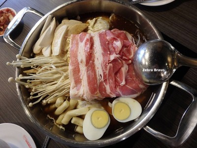 ต๊อกปกกี หมูสามชั้น ซอสคันจัง