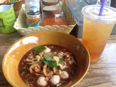 ก๋วยเตี๋ยวหมูน้ำตก