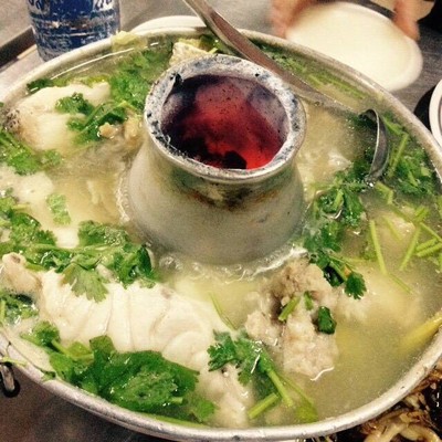 ต้มยำหัวและเนื้อปลาเก๋าหม้อไฟ